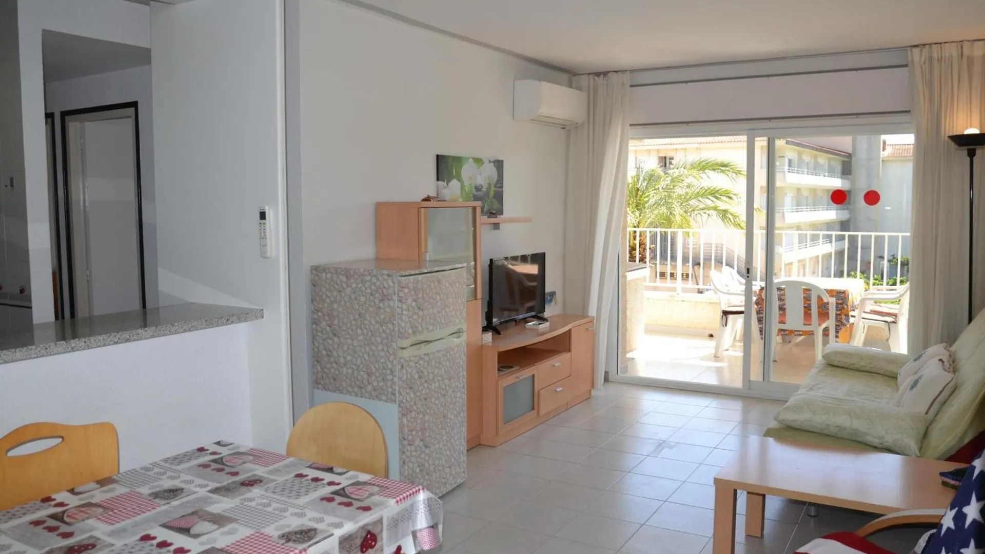 Apartamento Cerca De La Playa Con Piscina Y Terraza En L'Estartit - Es-323-25 Spain