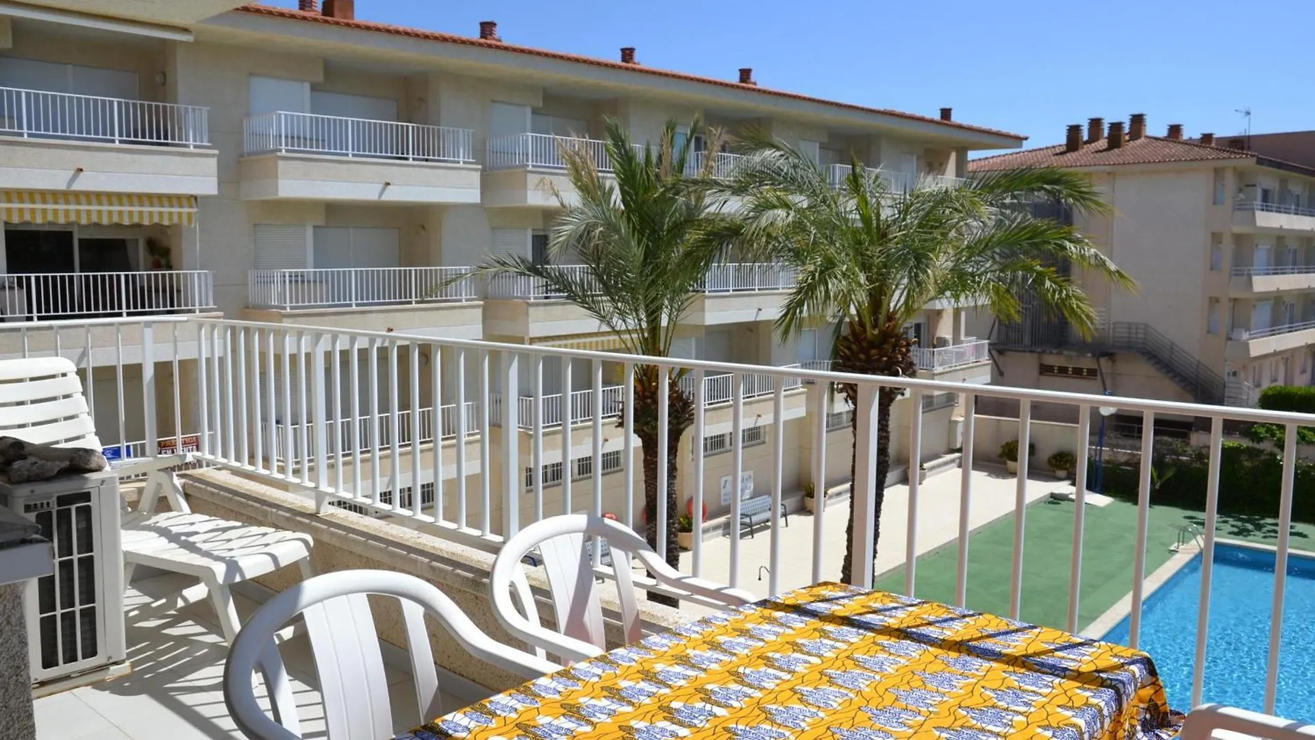 Apartamento Cerca De La Playa Con Piscina Y Terraza En L'Estartit - Es-323-25 0*,  Spain