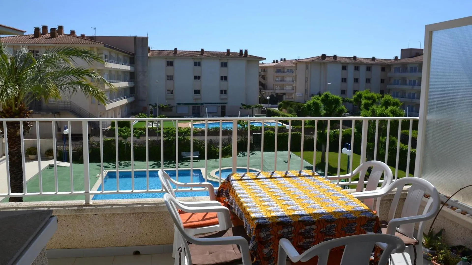 Apartamento Cerca De La Playa Con Piscina Y Terraza En L'Estartit - Es-323-25 Apartment